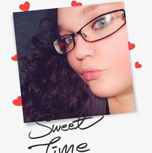 Meet your Posher, Joni-marie